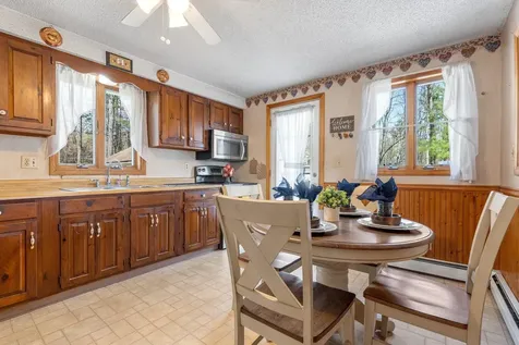 51 John Street Raymond NH 03077