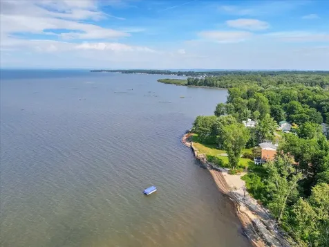 39 Claire Pointe Road Burlington VT 05408