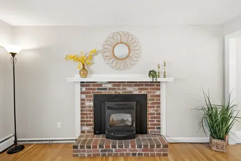 7 Den Avenue Merrimack NH 03054