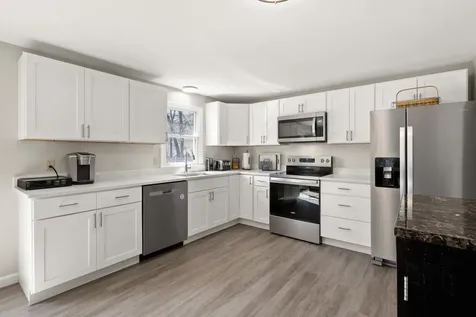 7 Den Avenue Merrimack NH 03054