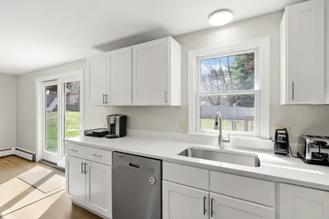 7 Den Avenue Merrimack NH 03054