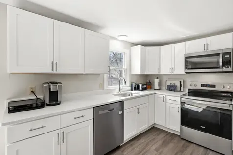 7 Den Avenue Merrimack NH 03054