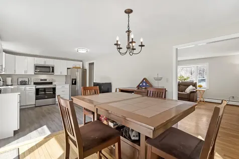 7 Den Avenue Merrimack NH 03054