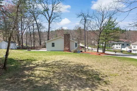 7 Den Avenue Merrimack NH 03054