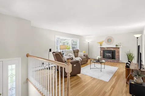 7 Den Avenue Merrimack NH 03054