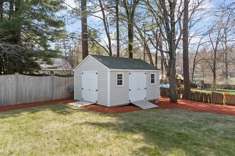 7 Den Avenue Merrimack NH 03054