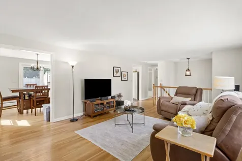 7 Den Avenue Merrimack NH 03054