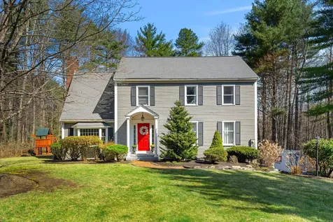 5 Wellesley Drive Bedford NH 03110