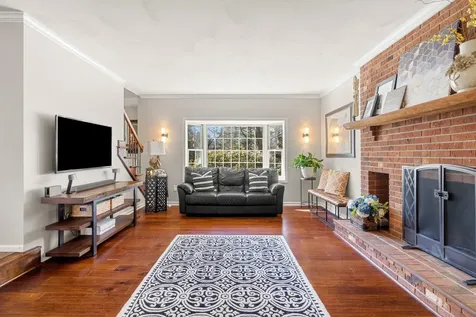 5 Wellesley Drive Bedford NH 03110