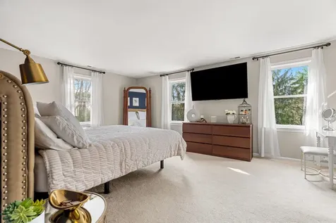 5 Wellesley Drive Bedford NH 03110