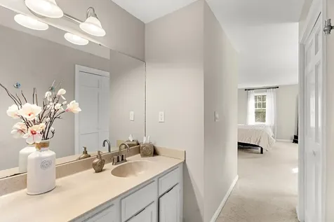 5 Wellesley Drive Bedford NH 03110
