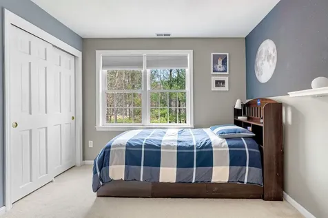 5 Wellesley Drive Bedford NH 03110