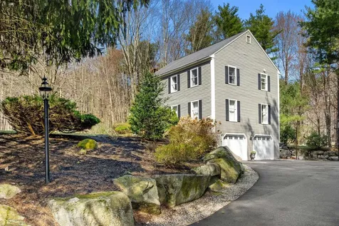 5 Wellesley Drive Bedford NH 03110