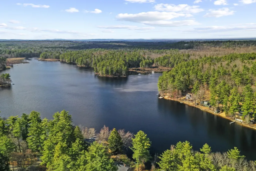 20 Ledge Road Kingston NH 03848