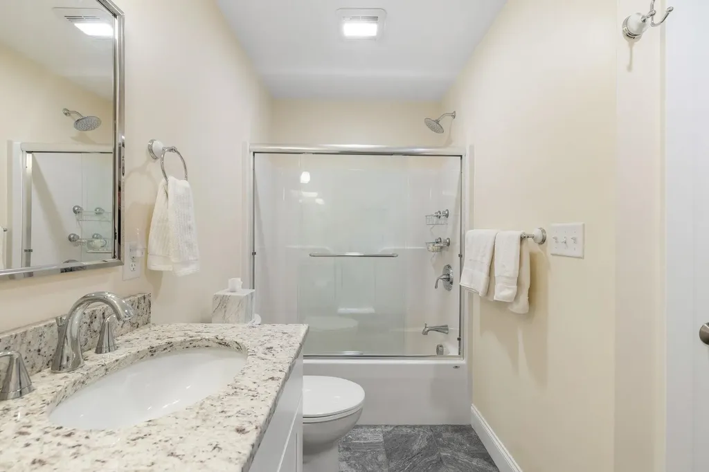 13 Green Road Newmarket NH 03857
