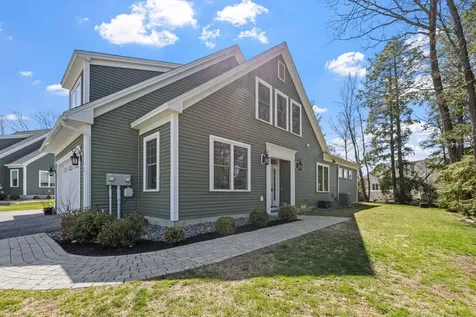 13 Green Road Newmarket NH 03857