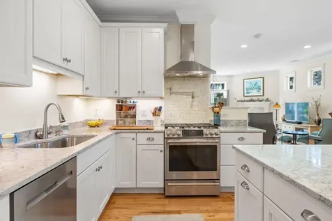 13 Green Road Newmarket NH 03857