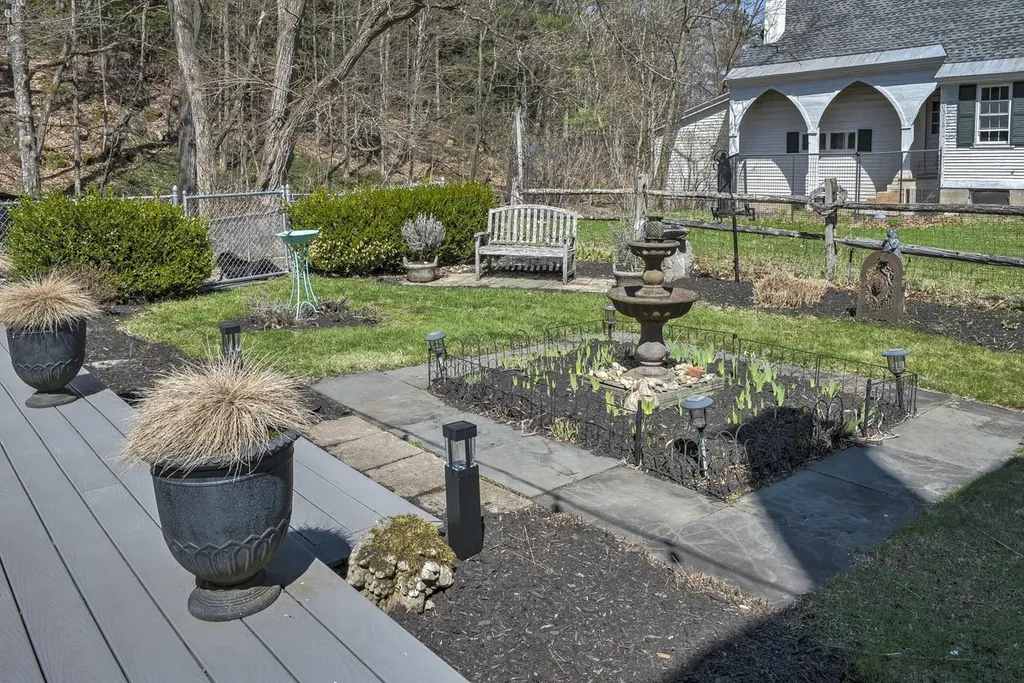 16 Old Cheshire Turnpike Walpole NH 03608