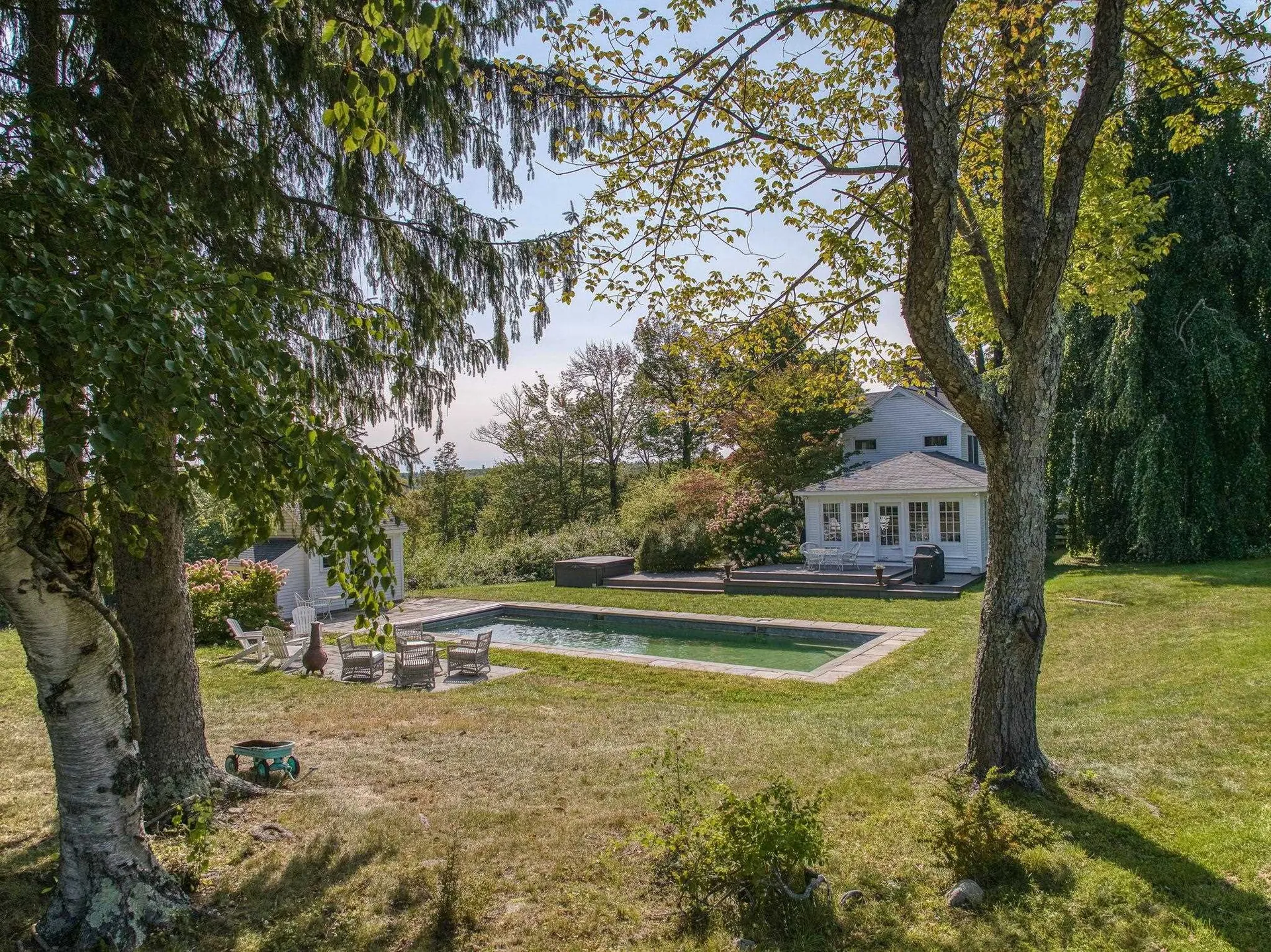 85 Old Revolutionary Road Temple NH 03084