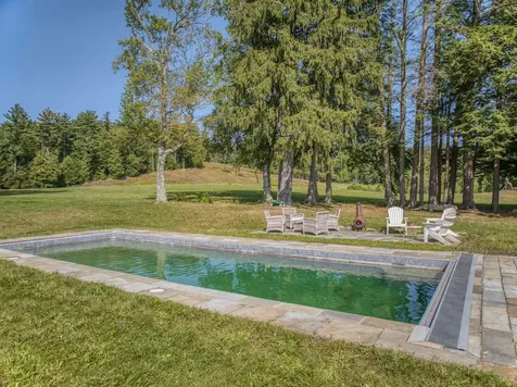 85 Old Revolutionary Road Temple NH 03084