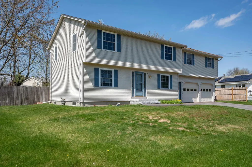 8 Hopi Drive Nashua NH 03063