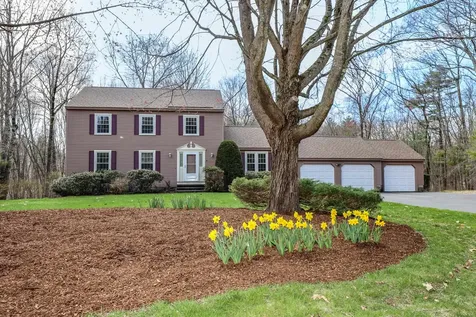 4 Village Brook Lane Derry NH 03038