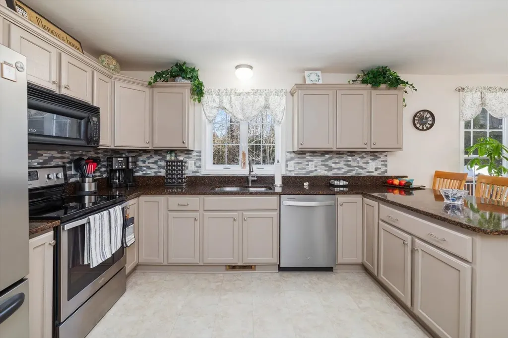 14 Snow Road Peterborough NH 03458