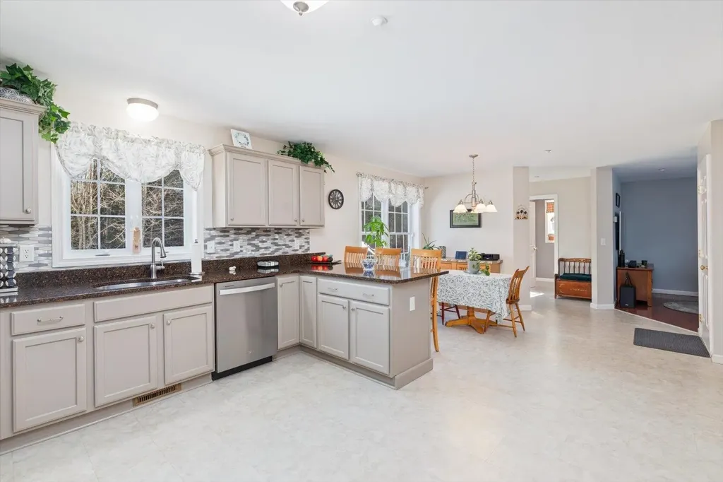 14 Snow Road Peterborough NH 03458