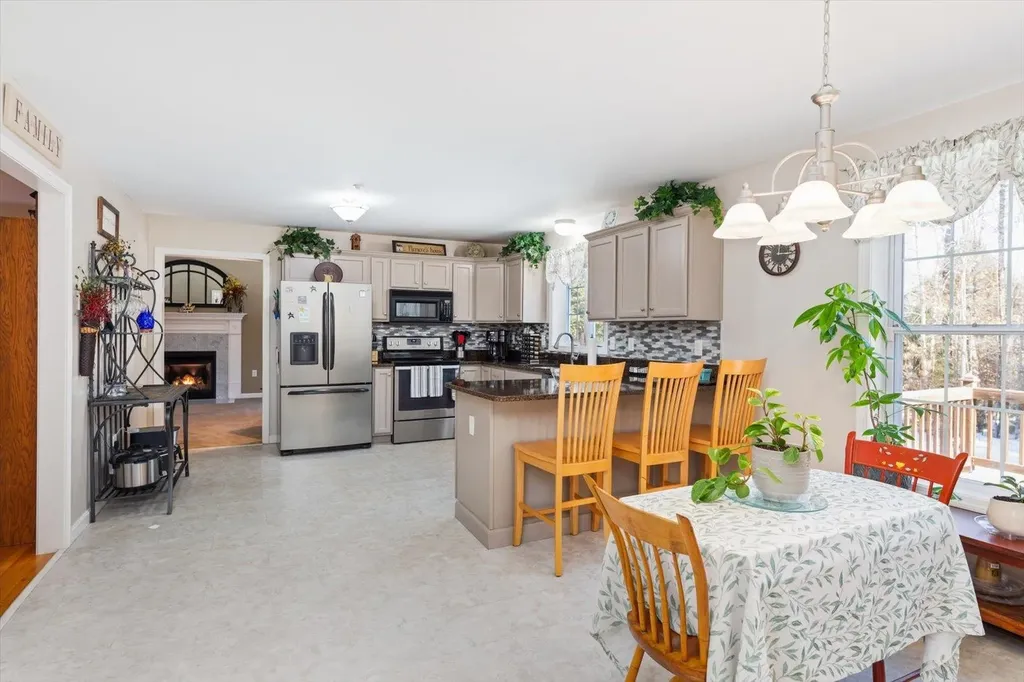 14 Snow Road Peterborough NH 03458