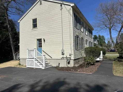 34 Robert Hall Road Manchester NH 03103