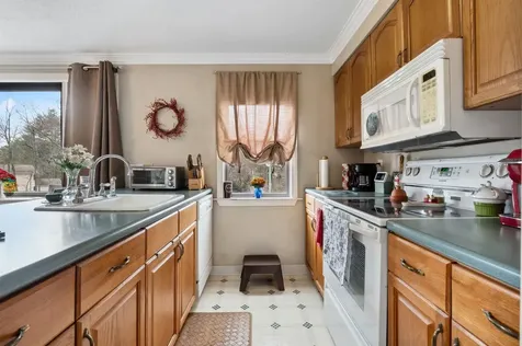 25 Moonlight Drive Newmarket NH 03857