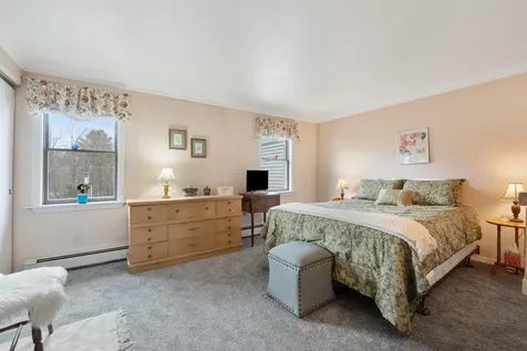 25 Moonlight Drive Newmarket NH 03857