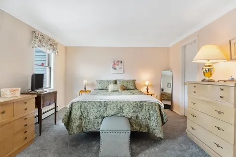 25 Moonlight Drive Newmarket NH 03857