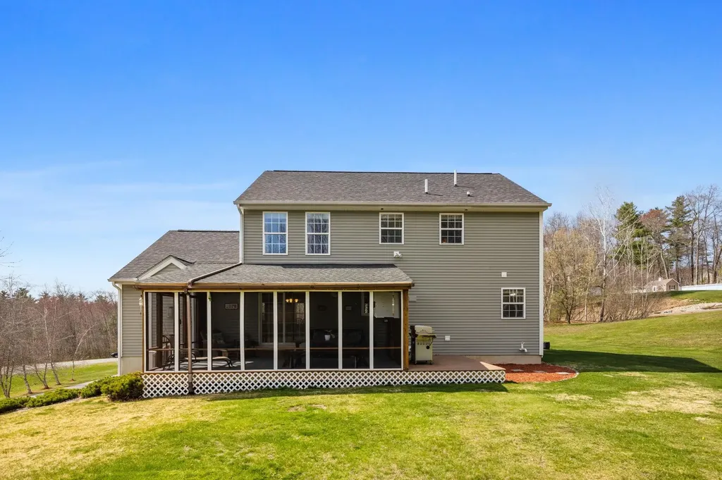 16 Creek Hill Drive Hampstead NH 03826