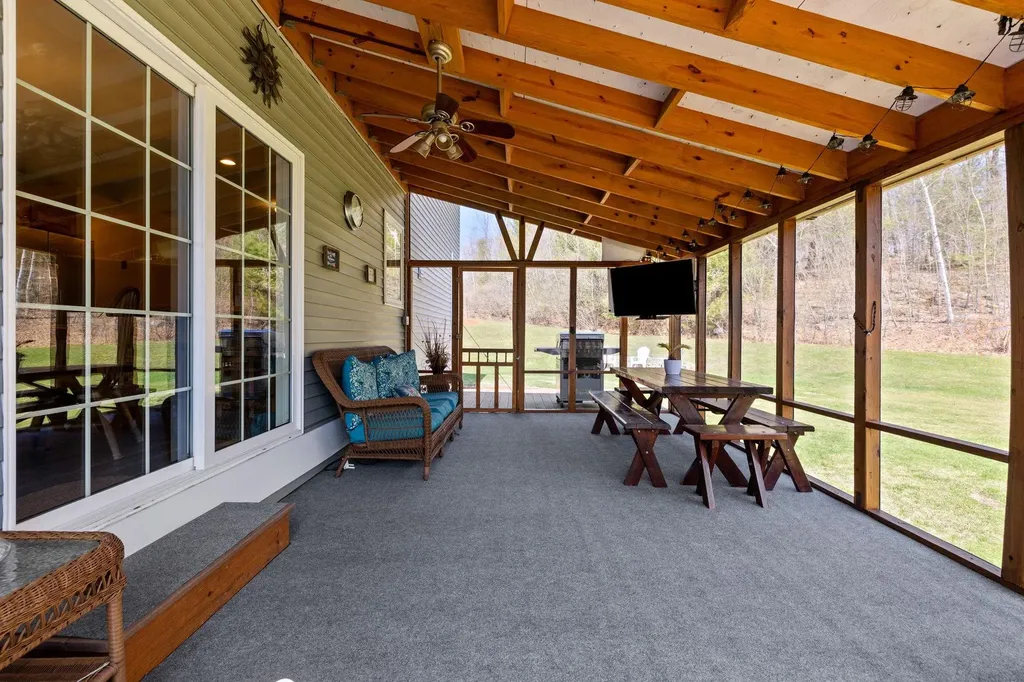 16 Creek Hill Drive Hampstead NH 03826