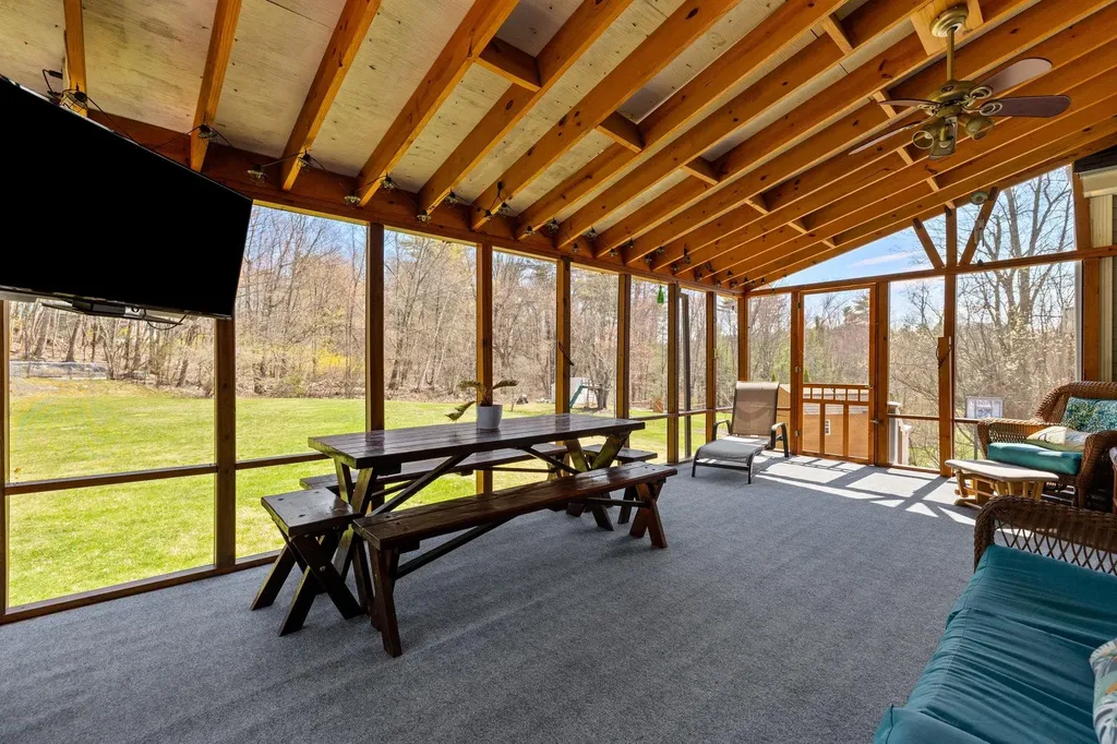 16 Creek Hill Drive Hampstead NH 03826