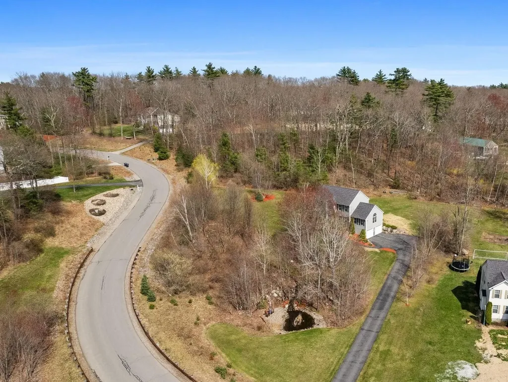 16 Creek Hill Drive Hampstead NH 03826