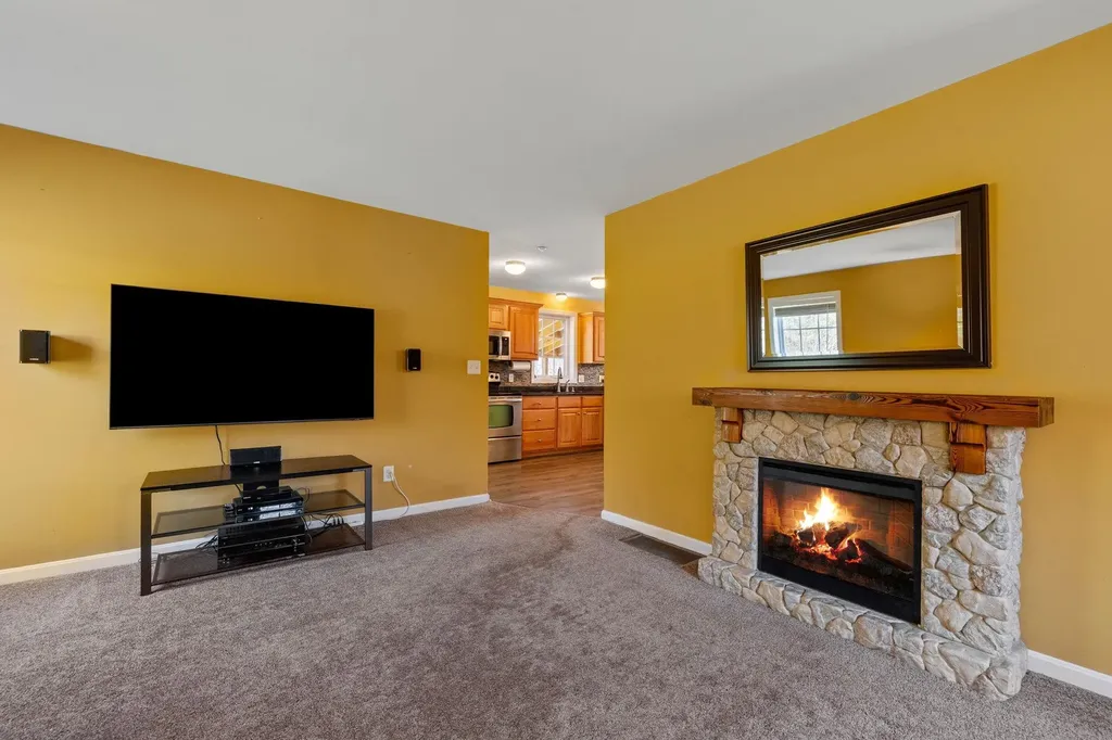 16 Creek Hill Drive Hampstead NH 03826