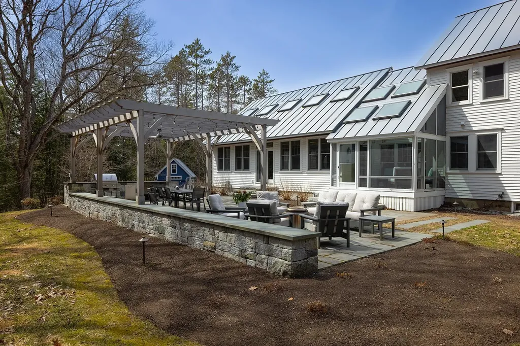 128 Patch Road Hopkinton NH 03229