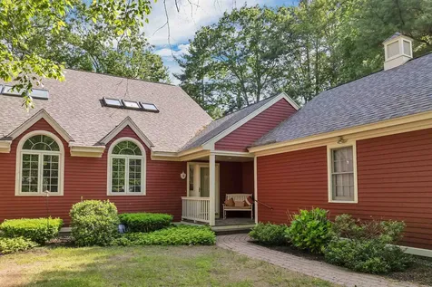 9 Peninsula Drive Stratham NH 03885