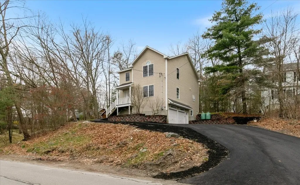 308 Shore Drive Salem NH 03079