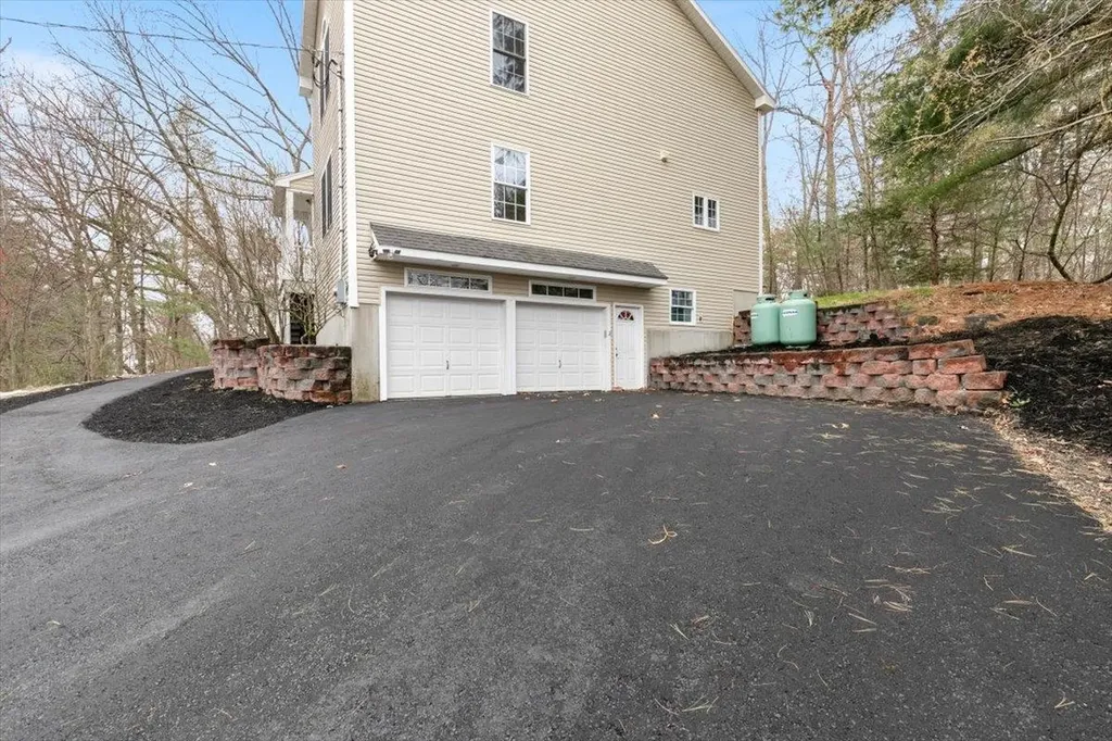 308 Shore Drive Salem NH 03079