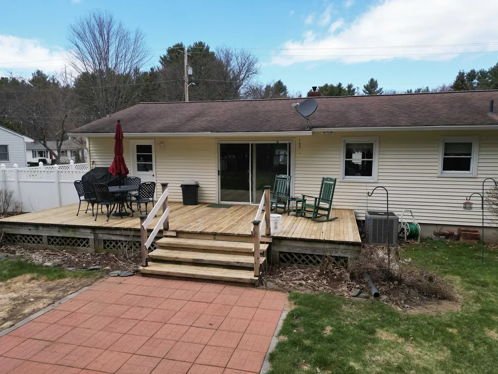 26 Foster Road Essex VT 05452