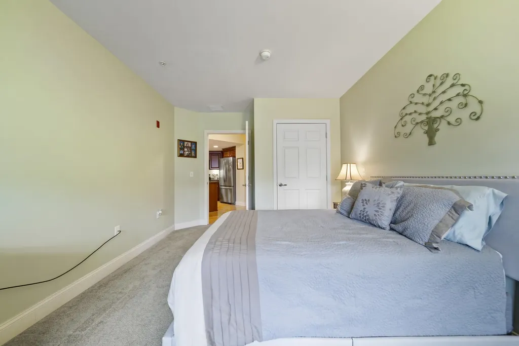 65 Hawthorne Drive Bedford NH 03110