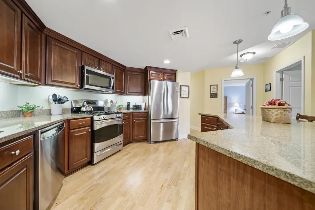 65 Hawthorne Drive Bedford NH 03110