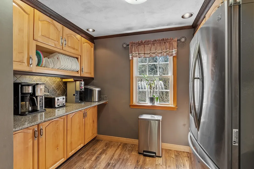 71 Mountain Road Deerfield NH 03037