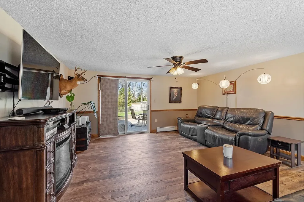 71 Mountain Road Deerfield NH 03037