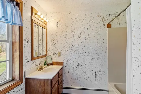 71 Mountain Road Deerfield NH 03037