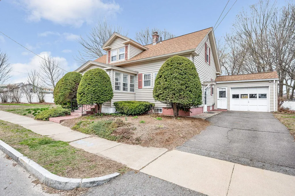 58 Bowers Street Nashua NH 03060-3905