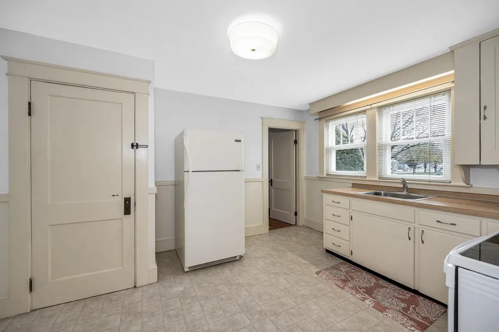 58 Bowers Street Nashua NH 03060-3905